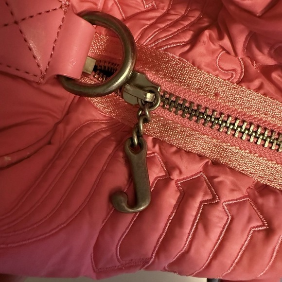 Juicy Couture Pink Duffle Tote Bag Purse Vintage Gothic Logo Daydreamer Y2k - Picture 3 of 16